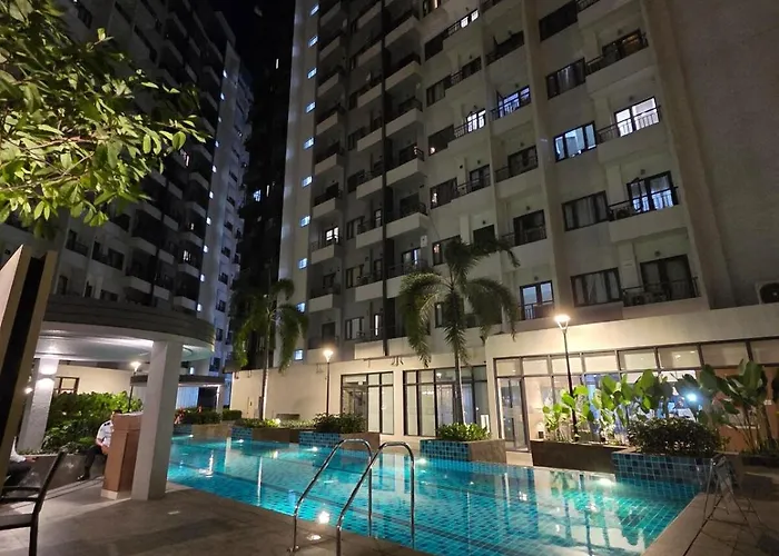 Aro Cozy Staycation Near Airport & Sm Bicutan Manila